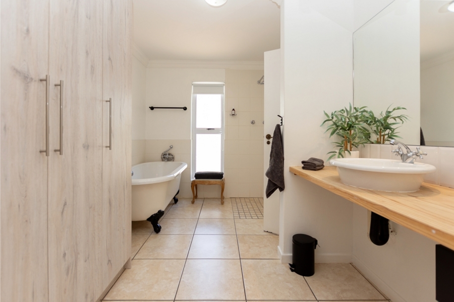 4 Bedroom Property for Sale in Riebeek Kasteel Western Cape